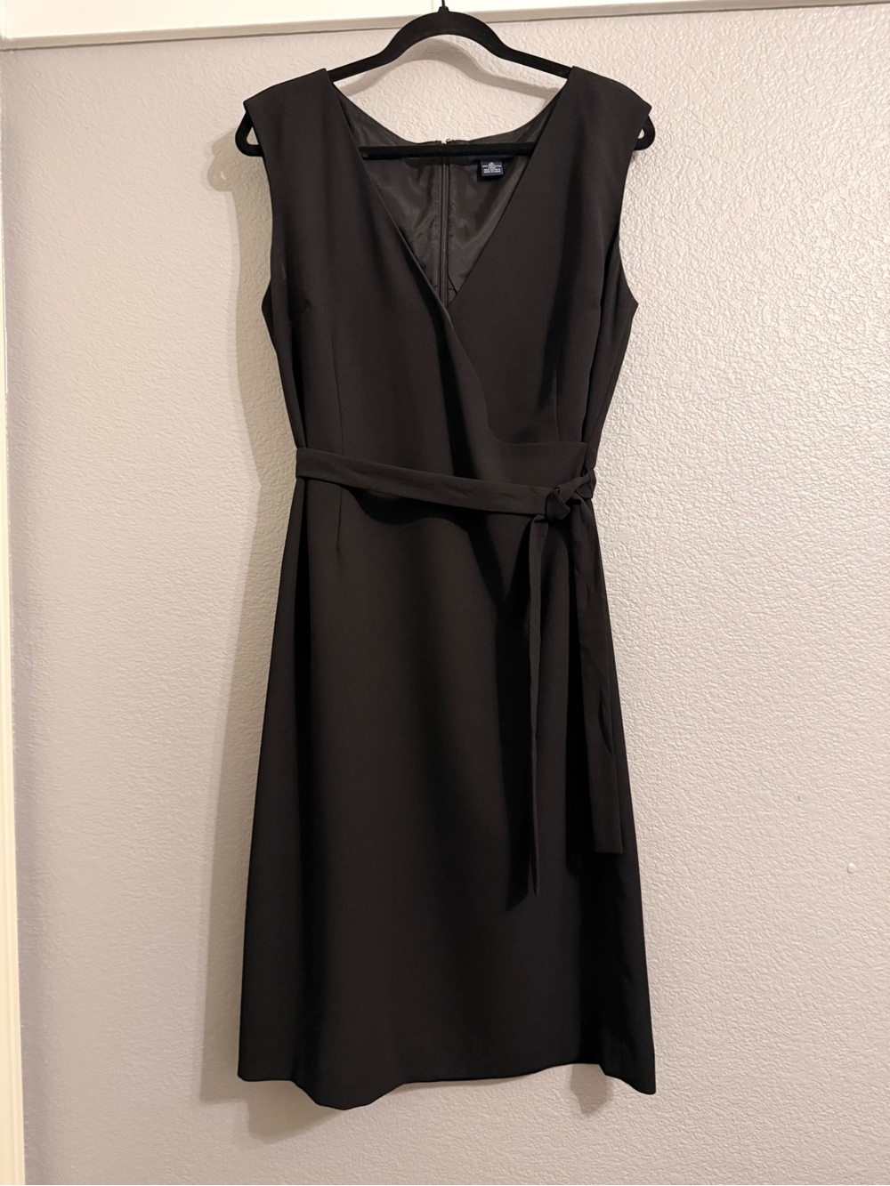 Ann Taylor Black Sleeveless Faux-Wrap Midi Dress with Waist Tie